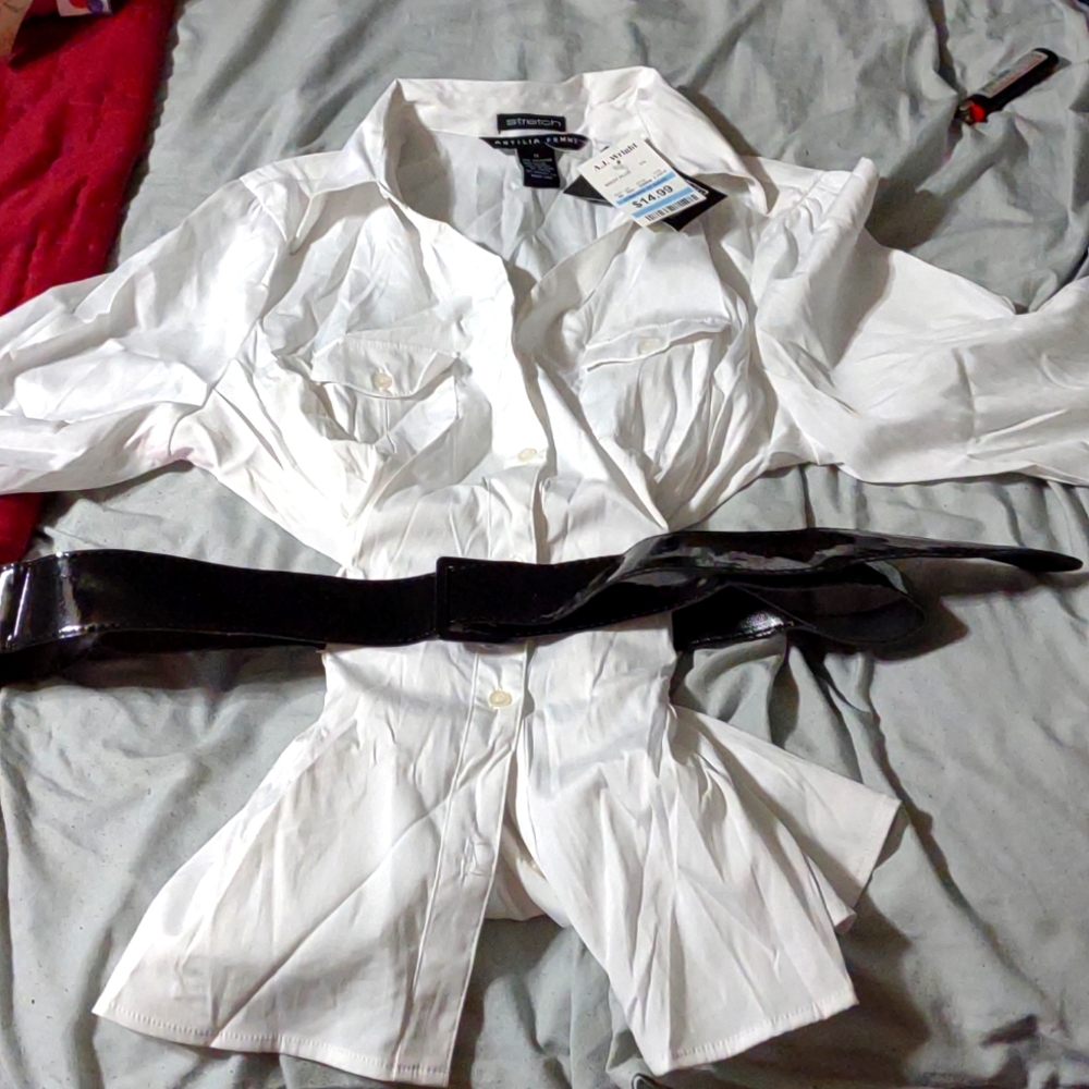 Antilia Femme 1x white blouse with black belt